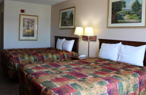 Mount Vernon Hotel | Non-Smoking Two Queen Beds at FairBridge Inn Express Mt Vernon