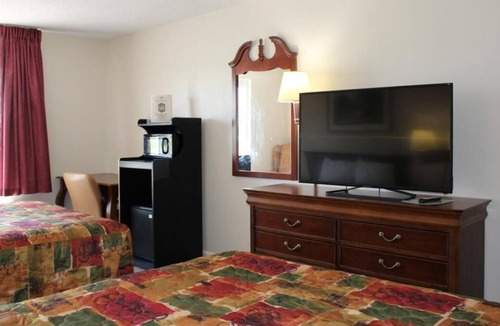 Mount Vernon Hotel | Non-Smoking Two Queen Beds at FairBridge Inn Express Mt Vernon