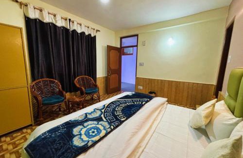 Old Manali House | Non Stop Cafe Hostel & Stay