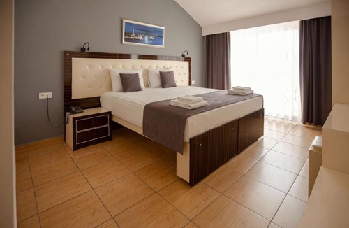 Side Hotel | Nora Suit Hotel