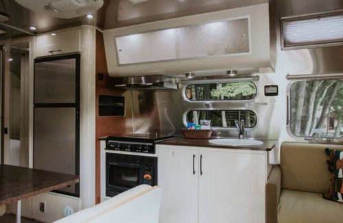Flag Pond House | Norah’s Jungalow Unit 8- Not Pet Friendly - Glamping Retro