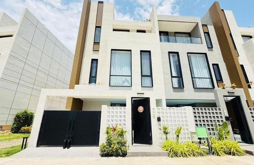 Central Pattaya Villa | NORD House KTV BBQ Terrace Pool Table And Swimming Pool