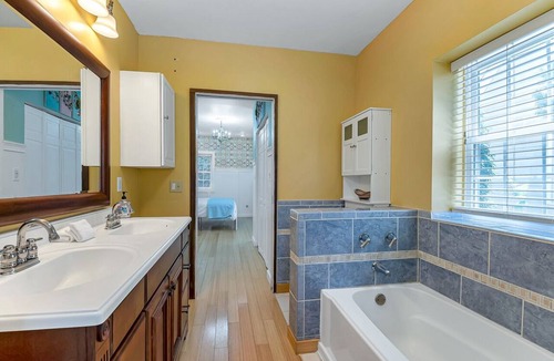 Norfolk House | Norfolk Beach Casita/Fenced Yard/Dog Friendly