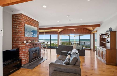 Middleton House | Norfolks Beachfront Cottage—Simple Seaside Living
