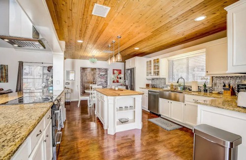 Cedar Park House | North Austin Gem! The Way a Vacation Rental is Supposed to Be. Great Vibes!