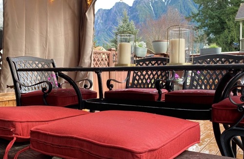 North Bend Cottage | North Bend Escapes Downtown Cottage and Suite - 2 Hot Tubs, Steps to Downtown