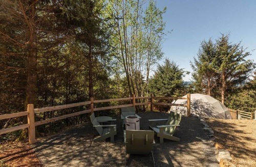 Tierra Del Mar Cabin | North Cape Hideaway Dome, King - w/SHARED Luxury Bathhouse Access