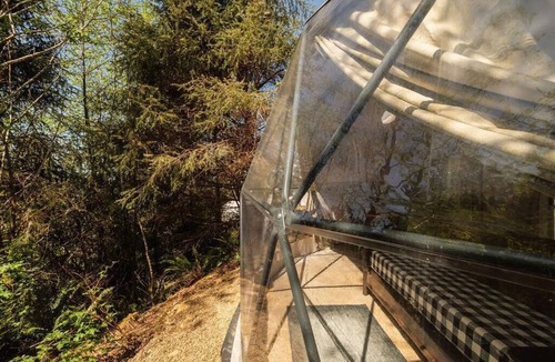 Tierra Del Mar Cabin | North Cape Hideaway Dome, King - w/SHARED Luxury Bathhouse Access