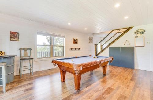 Murphy House | North Carolina Cabin - Pool Table & Mountain Views