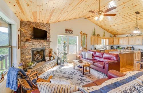 Murphy House | North Carolina Cabin - Pool Table & Mountain Views