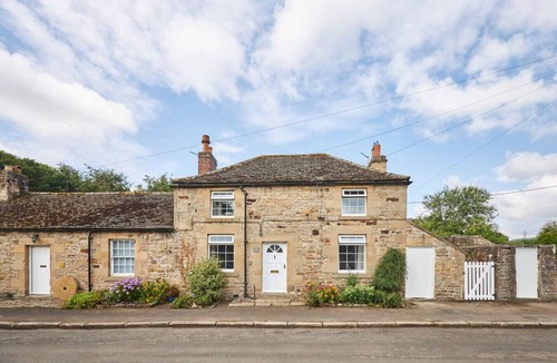 Newbrough House | North Cottage - North East Escapes