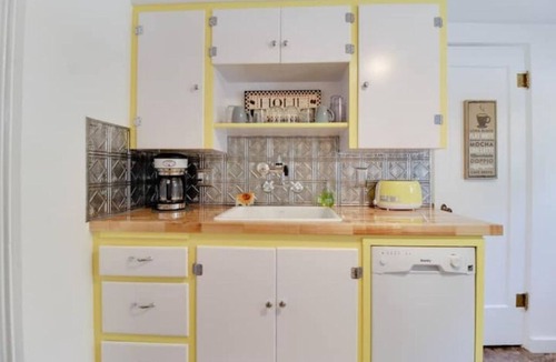 Veterans Park Apartment | North End Downtown #7 - 5 Star Rating - Super Nice