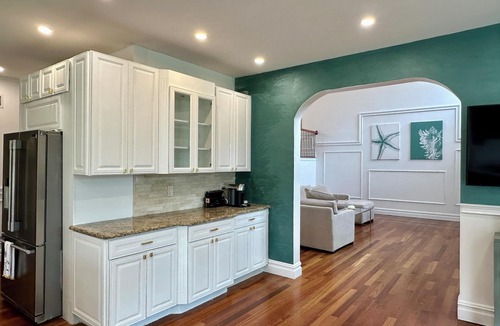 Southold House | NORTH FORK DREAM HOME, 4,000 Sq Ft, 1 Acre, Heated Pool!