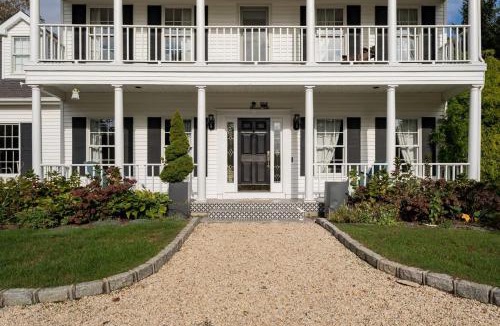 Laurel House | North Fork Oasis: Heated Pool, Hot tub, Steps to the beach!