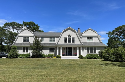 Peconic House | North Fork Waterfront 4-bedroom Home w/Pool & Dock