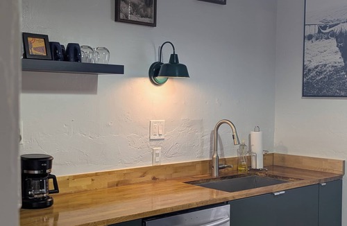 West University House | North Fourth, a charming retreat in the Historic West University neighborhood