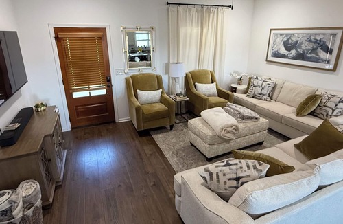Oxford House | North Lamar hideout