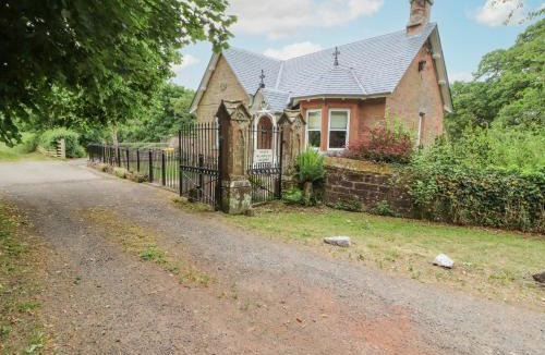 Annan House | North Lodge