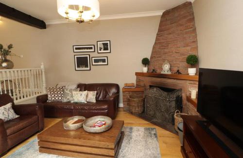 Annan House | North Lodge