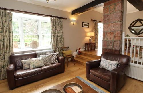 Annan House | North Lodge