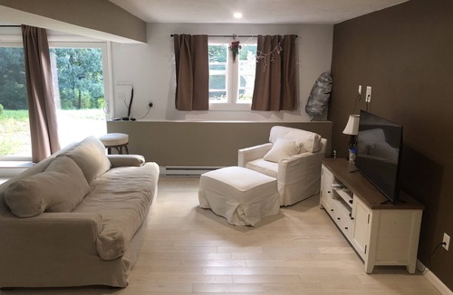 Marshfield Apartment | North Marshfield furnished rental with amazing sunsets . Pet friendly and cozy