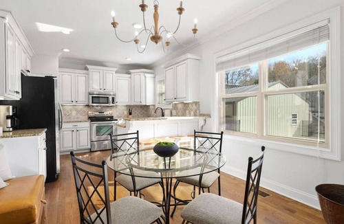 Cottontown House | North Nashville Swim and Relax