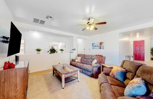 Black Horse House | North Oro Valley Abode