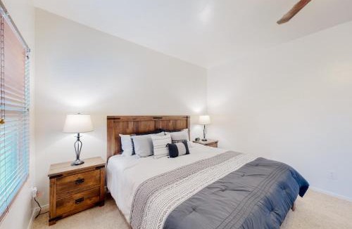 Black Horse House | North Oro Valley Abode