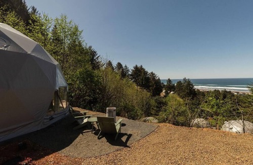 Tierra Del Mar Cabin | North Peak Dome, King - w/SHARED Luxury Bathhouse Access