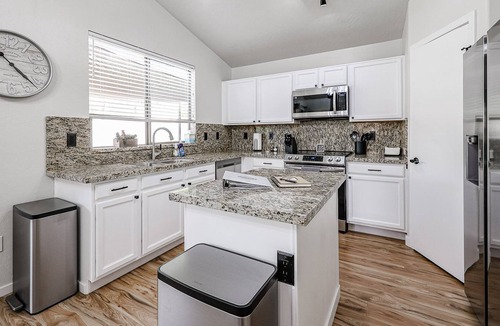 Deer Valley House | North Phoenix House w/ Hot Tub, Large entertaining backyard and Garage Game Room