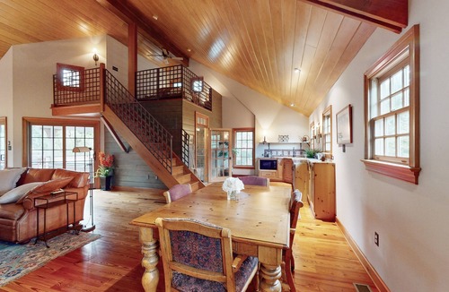 Travilah Apartment | North Potomac escape with balcony, pool, streaming, full kitchen, W/D, & AC