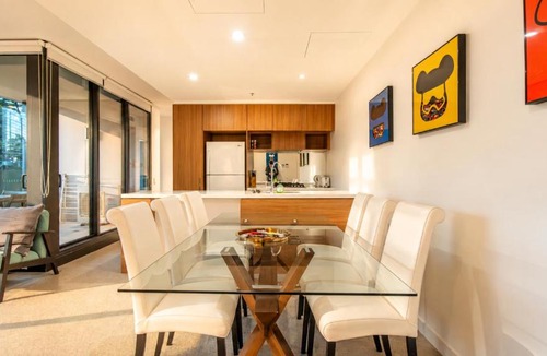 North Ryde Apartment | North Ryde 2BR Study, Metro, Parking, Pool