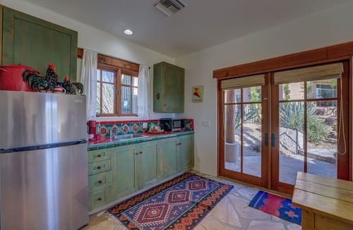 Pinnacle Peak Cottage | North Scottsdale Guesthouse on Five-Acre Estate