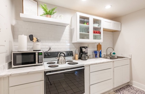 North Chattanooga House | North Shore 2 Bedroom Private Entrance