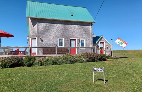 French River Cottage | North Shore Ocean View Cottage- Access To Private Beach For Cottagers!