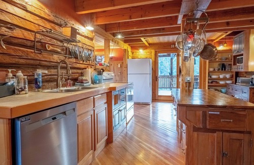 French River House | North Shore Timber Home! Minutes To Town! Acres of Privacy!
