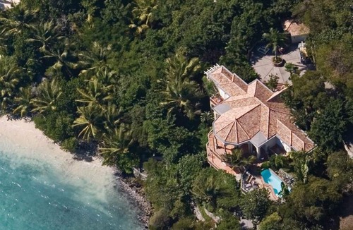 Estate Peter Bay Villa | North Shore Waterfront with Beach Access & Big Views of the Clear Water Below