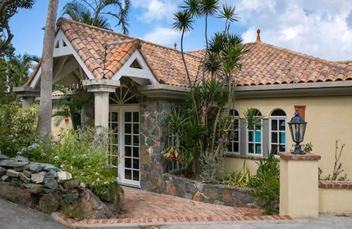 Estate Peter Bay Villa | North Shore Waterfront with Beach Access & Big Views of the Clear Water Below