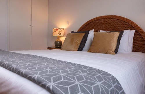 Santa Marinha Apartment | North Star Flats @Santa Marinha