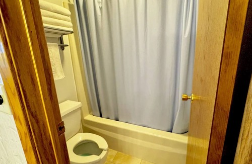 Bowman Cabin | North Winds Lodge LLC