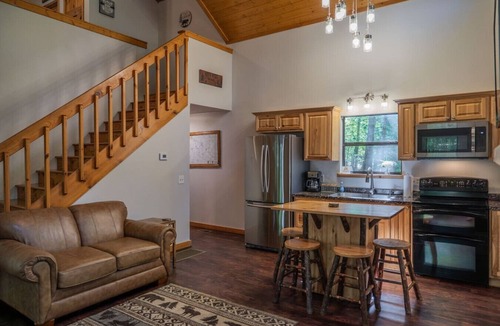 Blairsville Apartment | North Woods, Hot Tub , Privacy , Pets