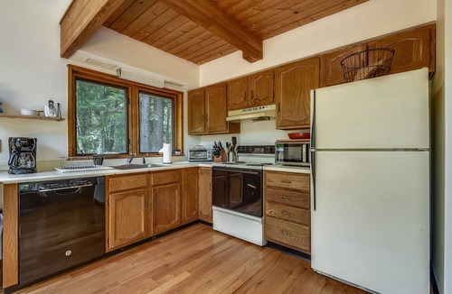 West Bridgewater Ski Chalet | Northeast Passage Chalet is a cozy and warm. Wonderful hot tub on the deck and a great big stone fireplace. The Killington golf course and Green Mountain National Golf Course are just a few minutes from this location.