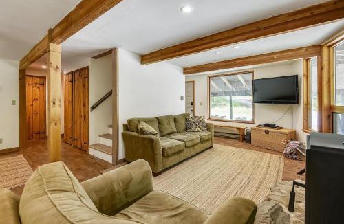 West Bridgewater House | Northeast Passage Chalet