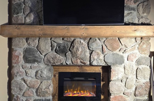 Michaywe Ski Chalet | Northern Comfort Chalet with WiFi in Gaylord