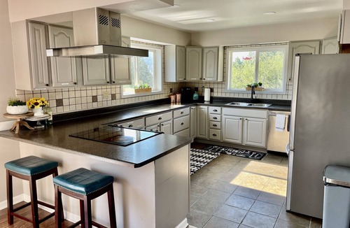 Kettle Falls House | Northern Comfort ~ Private And Quiet ~ Lake And Mountain Views!