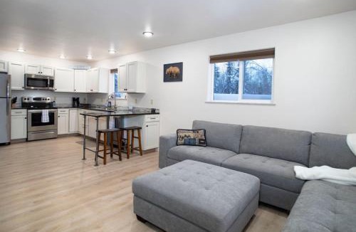 Badger Apartment | Northern Lights Getaway Minutes to Ft Wainwright