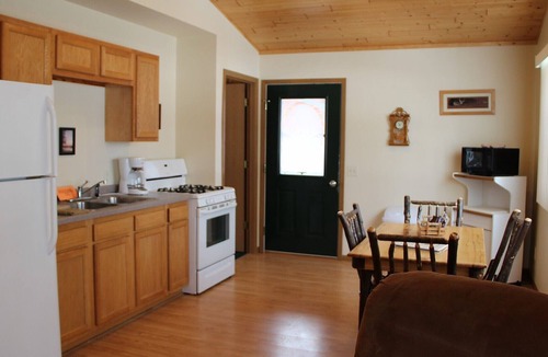 Butternut Hotel | Northern Pines Resort