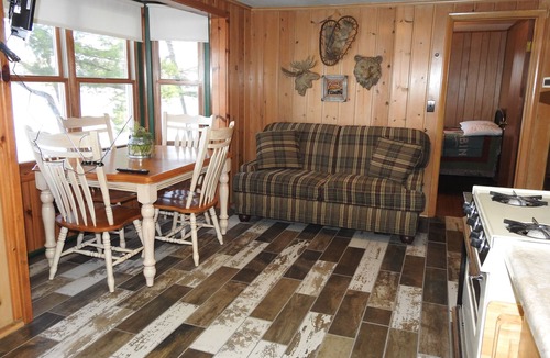 St Germain Cabin | Northland resort vacation Cabin #4 (The Lodge)