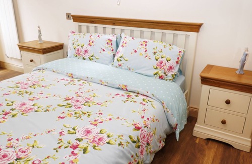 Newton Ferrers Cottage | NORTHLANDS COUNTRY COTTAGE WITH HOT TUB, with hot tub in Brixton