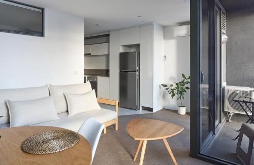 Brunswick East Apartment | Northside Rendezvous - A Stylish Couples' Hideaway